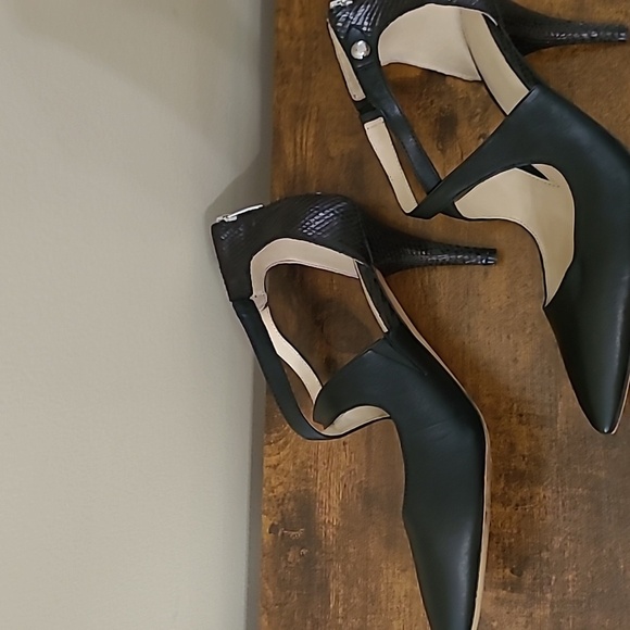 Marc Fisher Black Strappy Heels with Snakeskin Detail size 10 - Picture 3 of 9